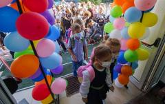 Elevii au început școala cu un „apel de trezire pentru actuala guvernare”