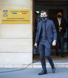 Firmele afectate de restricții mai au de așteptat până vom avea noi miniștri