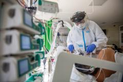 Avalanșă de infectări cu coronavirus. Cîțu cere Ministerului Sănătății să scoată 2.000 de paturi ATI din joben
