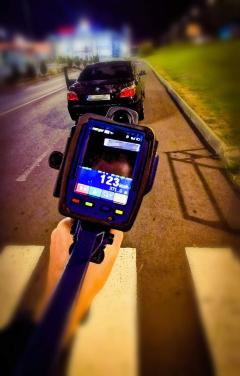 Tupeu de BMW-ist: Scuză halucinantă găsită de un brașovean prins de radar cu 123 km/h în localitate