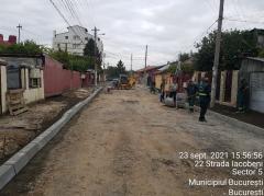 În Sectorul 5 se muncește: asfaltări, marcaje și montare stâlpi stradali