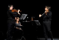 Duelul viorilor - Stradivarius versus Guarneri  la Sala Radio din Bucureşti pe 30 septembrie