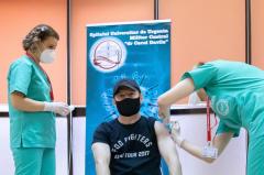 Premierul Florin Cîțu se vaccinează cu a treia doză de vaccin la ora 11.00, la Spitalul Militar