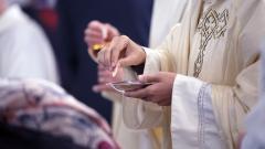 Raport șocant: 216.000 de copii, victime ale abuzurilor sexuale comise de preoții catolici francezi