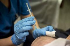 Soluţia găsită de liderul unei ţări pentru a imuniza cât mai mulţi locuitori: Vaccinare în somn