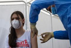 Cozi IMENSE la vaccinarea anti COVID-19. Peste  127.000 de persoane s-au imunizat în ultimele 24 de ore