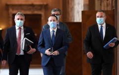 Ciucă: Am depus la Parlament programul de guvernare şi lista Cabinetului