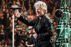 Jon Bon Jovi și Bryan Adams se retrag de la evenimente după ce au fost depistați pozitiv cu Covid-19
