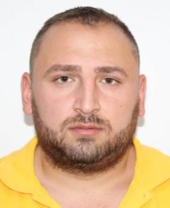 Un copil pe nume David, făcut ping-pong între mamă şi tată