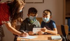 Elevii, nemulțumiți de bursele din Sectorul 4: Elevii performează, iar Primăria rămâne corigentă
