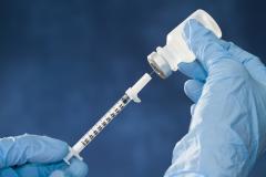 Vaccinare anti COVID-19 pe bandă rulantă. Ce spune un director al companiei Pfizer