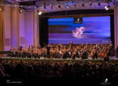 Muzică de sărbătoare la Ateneul Român, cu dirijorul Nicolae Moldoveanu și pianista Naoko Anzai