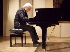 Sandu Sandrin. Recital de pian pentru mâna stângă