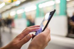Vești BUNE pe piața de telefonie. Tarife mai mici pentru apeluri de la 1 ianuarie 2022