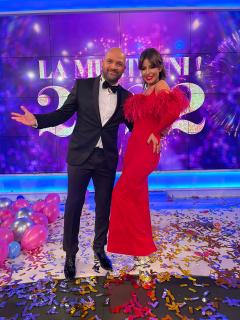 Pe 31 decembrie, de la 20:15,  În noaptea dintre ani, Antena Stars le aduce telespectatorilor patru programe speciale de Revelion