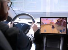 Schimbare de soft. Tesla interzice jocurile la volan