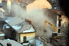 Primarul din Botoșani vrea impozite EXORBITANTE pentru clădirile degradate