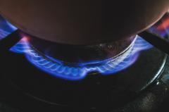 Compensarea facturilor la energie și gaze, o glumă proastă servită de Guvern românilor