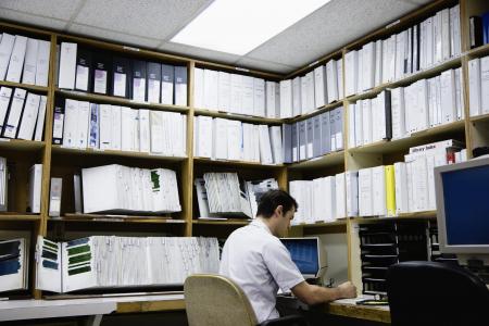 500.000 de bugetari primesc lefuri şi de 2.000 de euro/lună