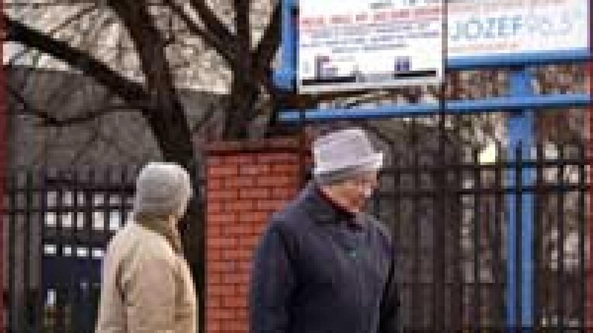Polonia: Arhiepiscopul-colaborator a demisionat