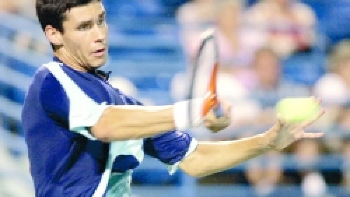 Australian Open  -  Intra in joc Victor si Edina