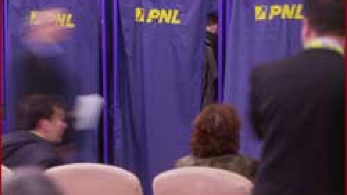 Congres PNL - Cu artileria pe Basescu