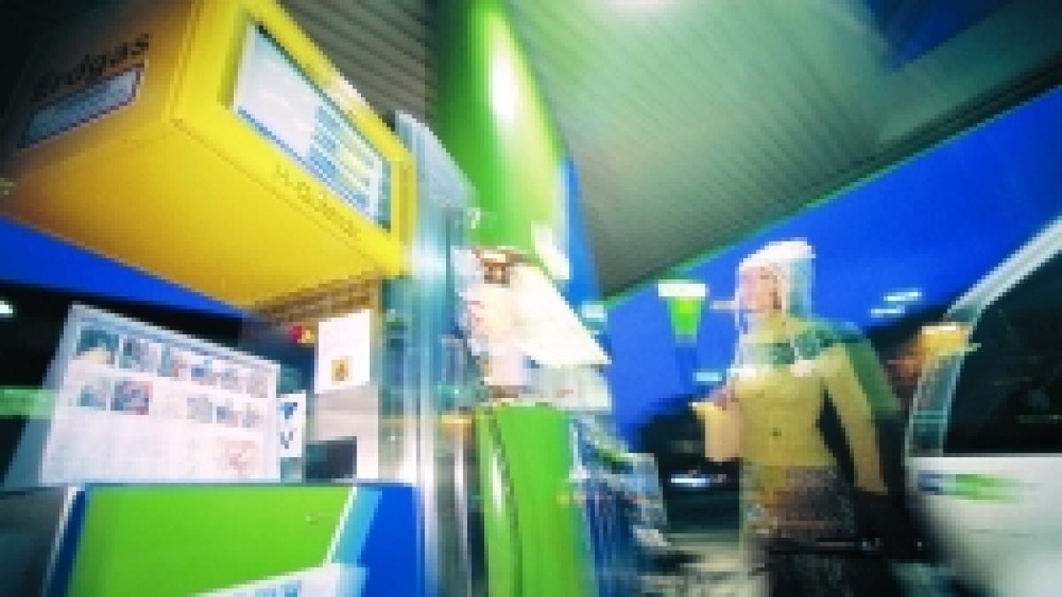 Carburanti  -  Cardurile cresc cu benzinariile
