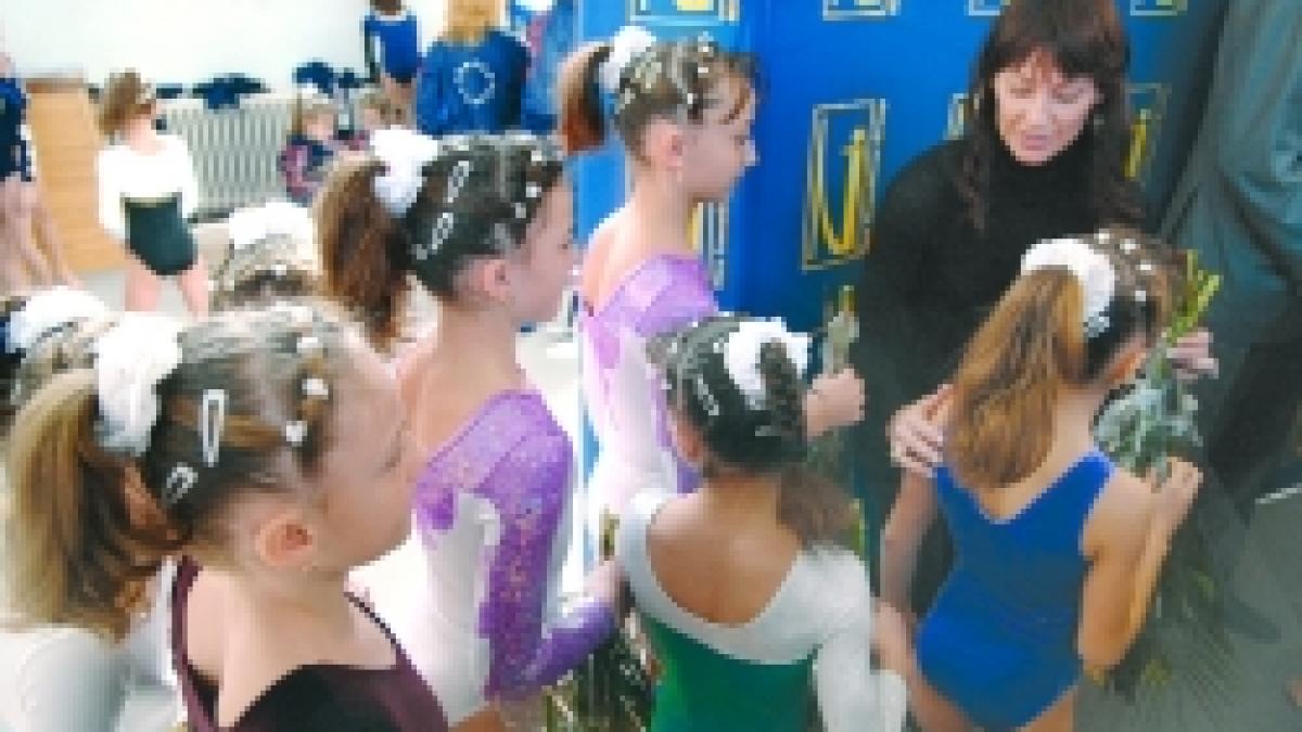 Festivitate   -  Nadia, printre micile campioane