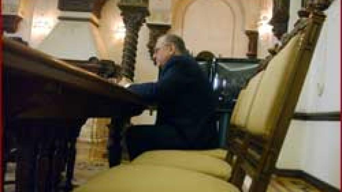 Basescu il voia suspendat pe Iliescu