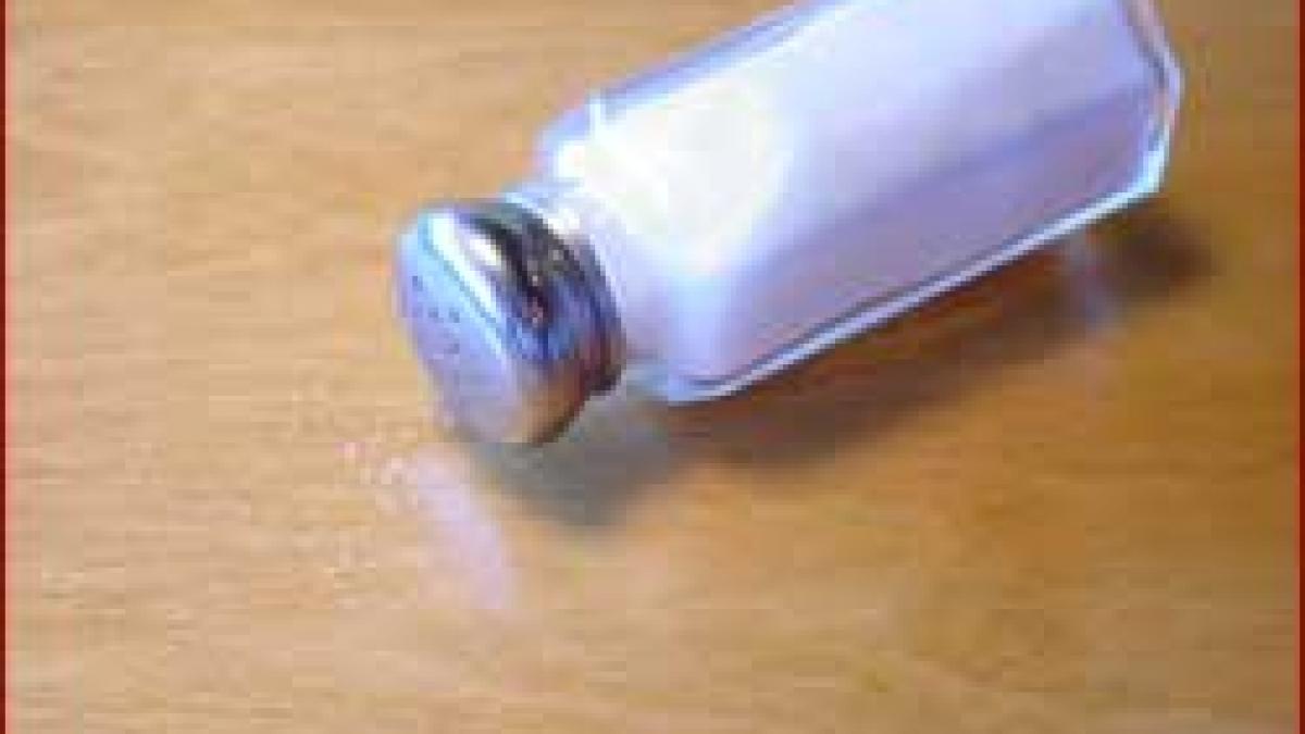 SOS - Alimentele conţin de trei ori mai multă sare decat in urmă cu 100 de ani
