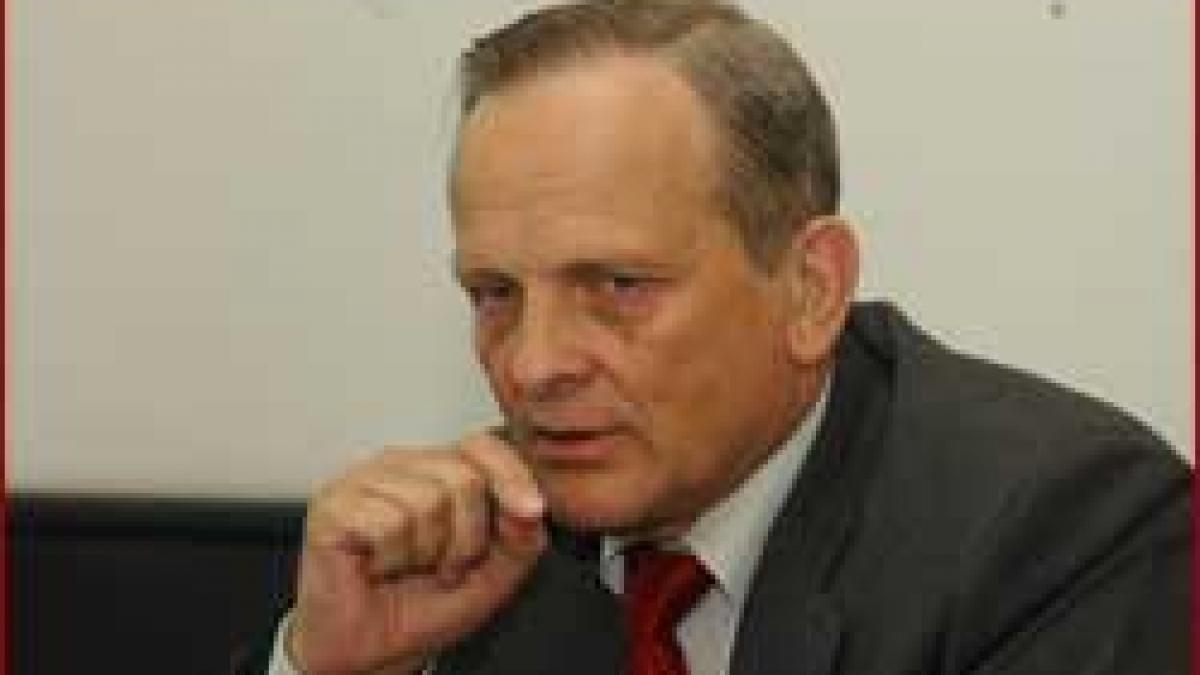 Stolojan, prins cu butelia Securităţii