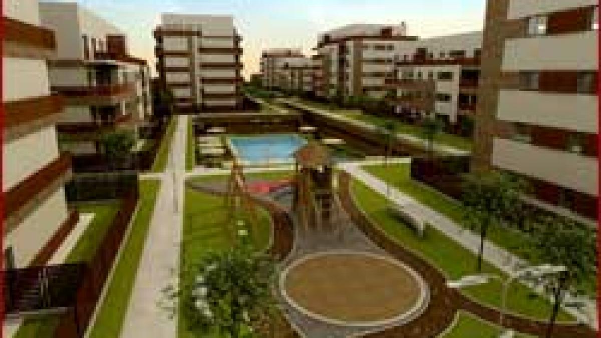Imobiliare - 15.000 de noi apartamente