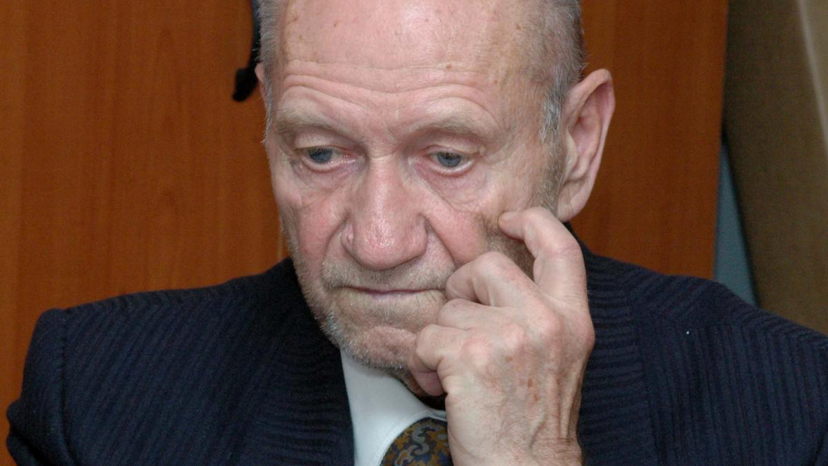 "Astăzi e ziua ta..." : Victor Frunză