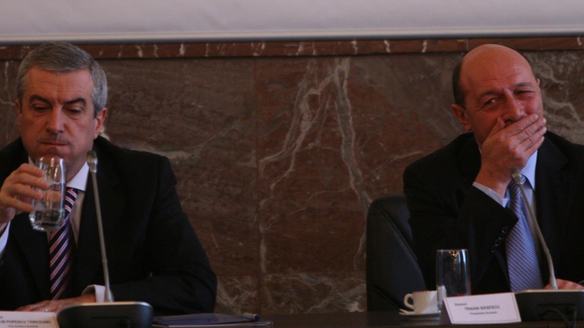 Cum a "consolidat" Traian Băsescu guvernul