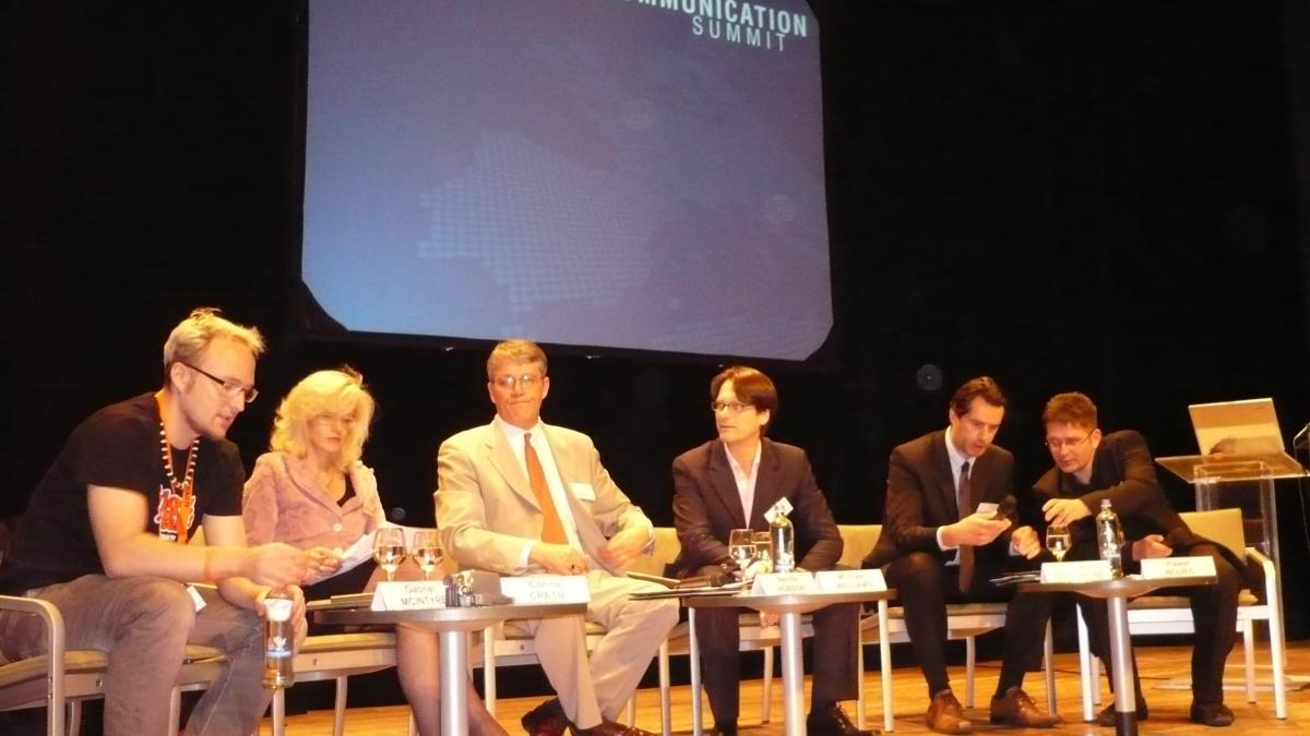 Jurnalism versus bloging