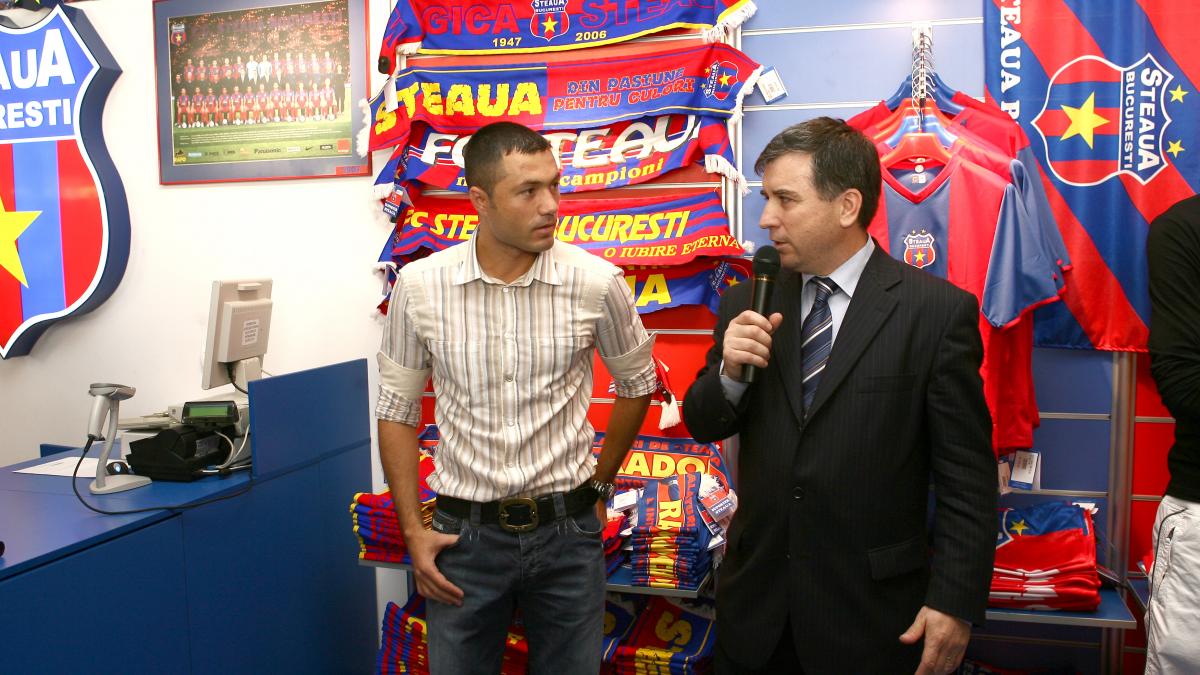 Steaua - Reunire la magazin
