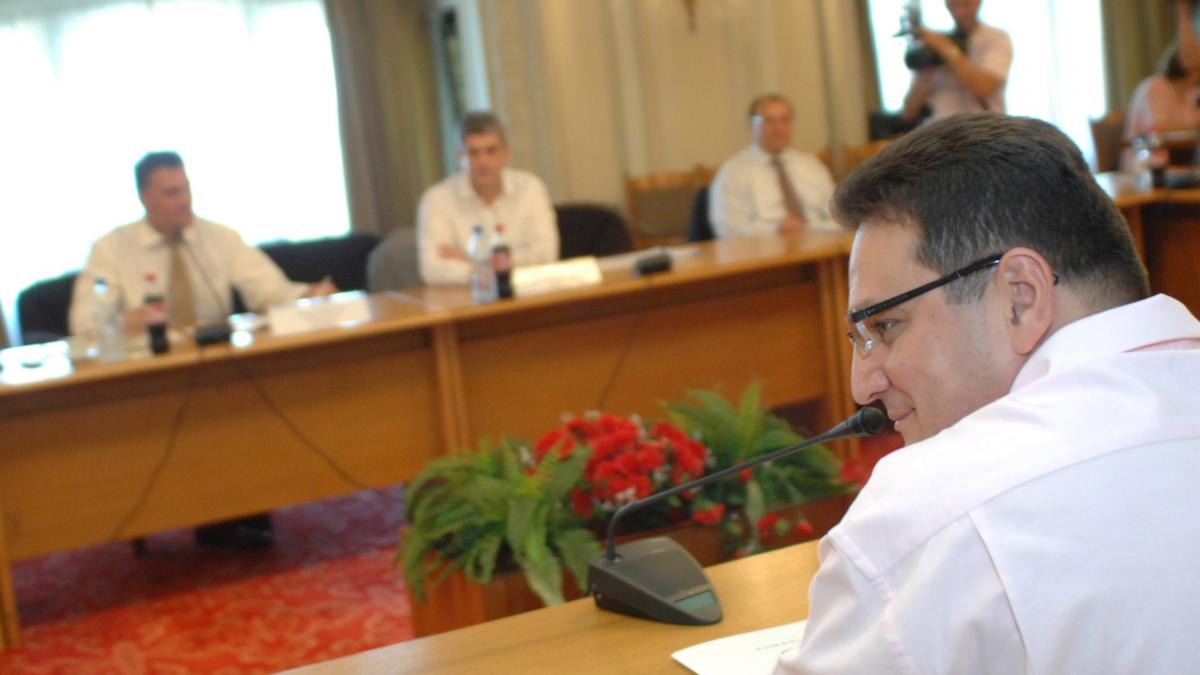 "Neglijenţă in SRI, nu poliţie politică"