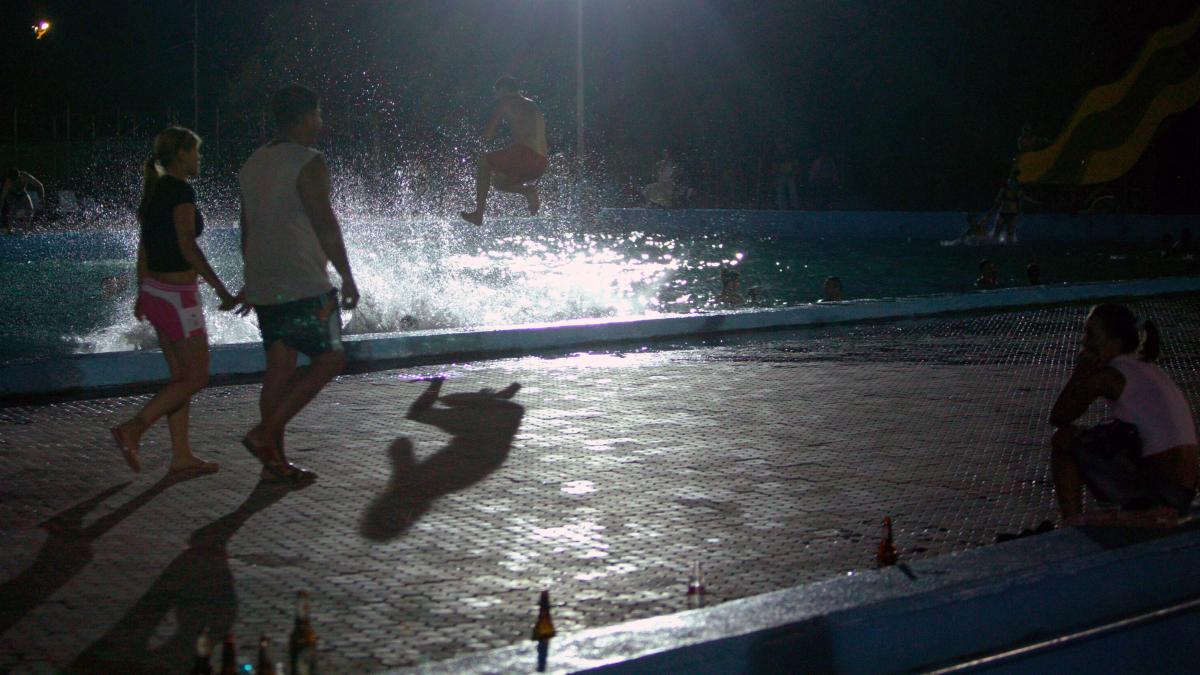 Bălăceală nocturnă 