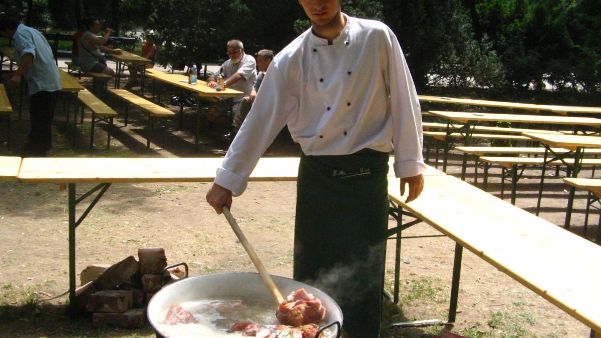 Tradiţii şi obiceiuri