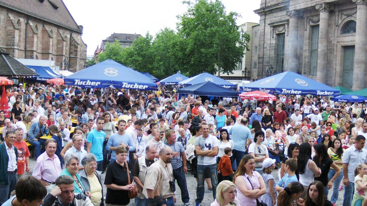 Căntaţi, aveţi legătura!