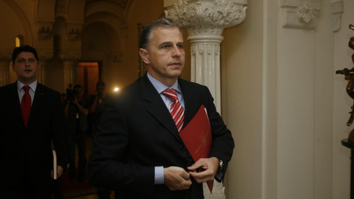 Lobby politic pentru pensii