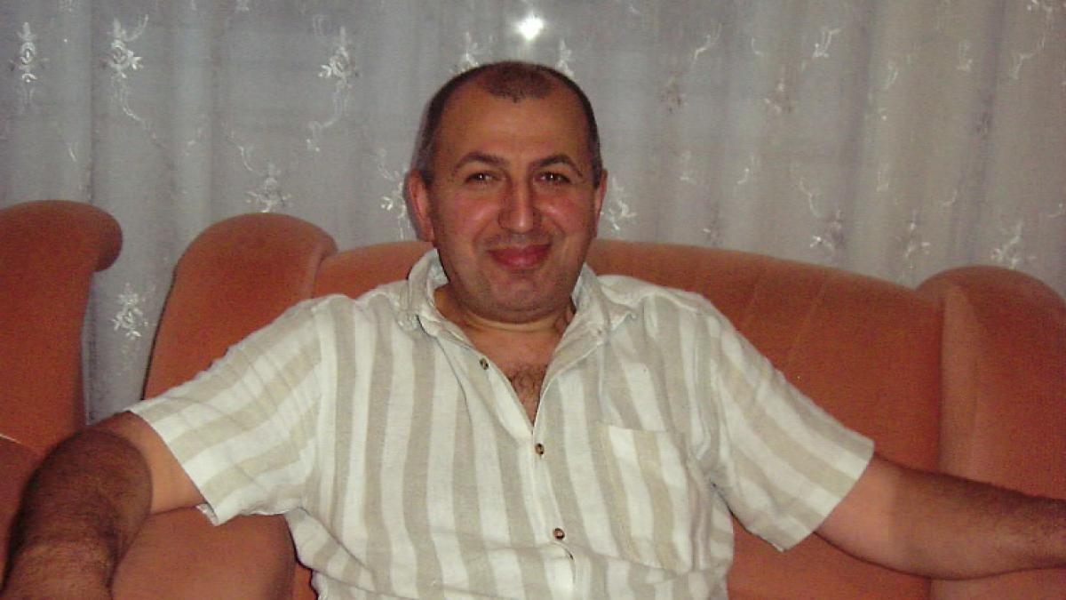 Anonim in Moldova, manager in Romănia