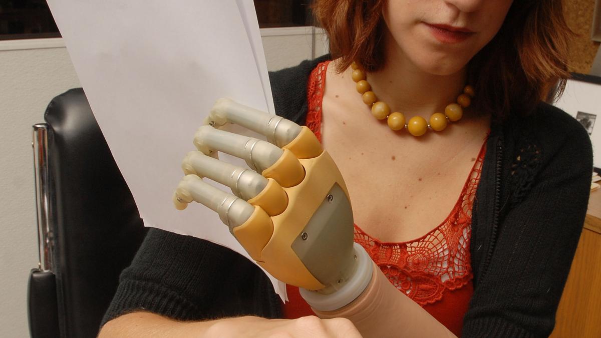 O mănă "bionică" cu degete flexibile 