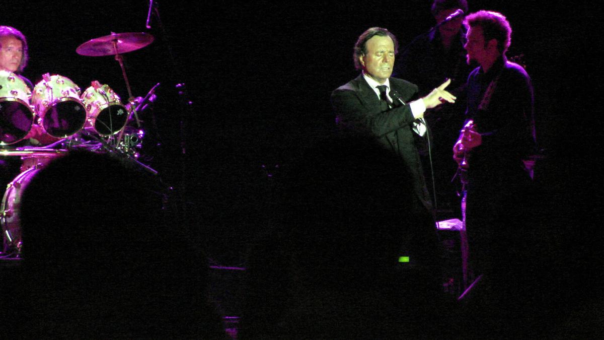 Julio Iglesias, concert la Bacău