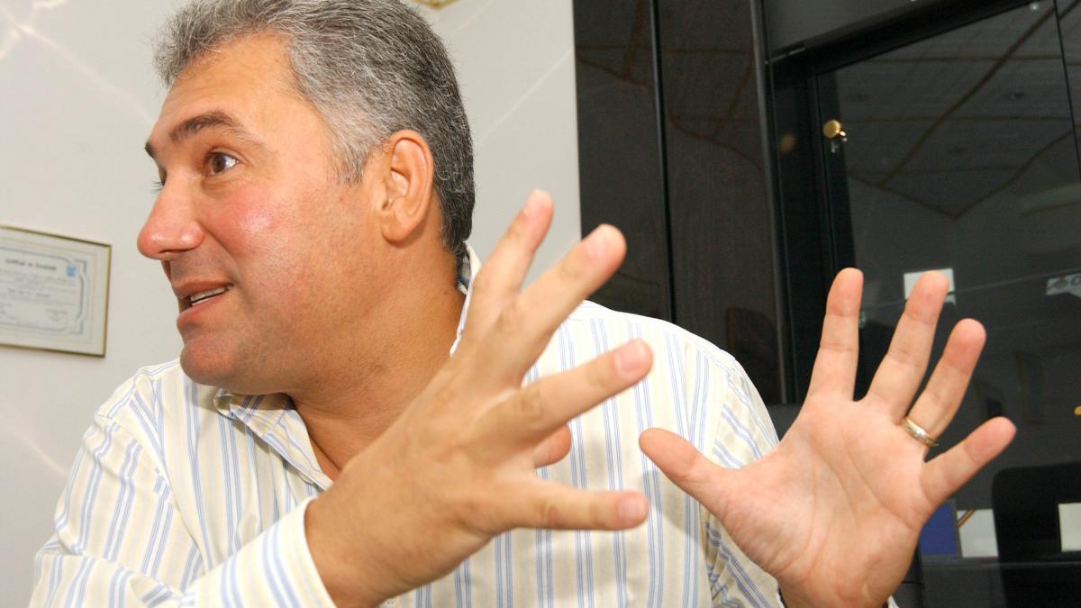 Videanu, plecat in concediu illegal