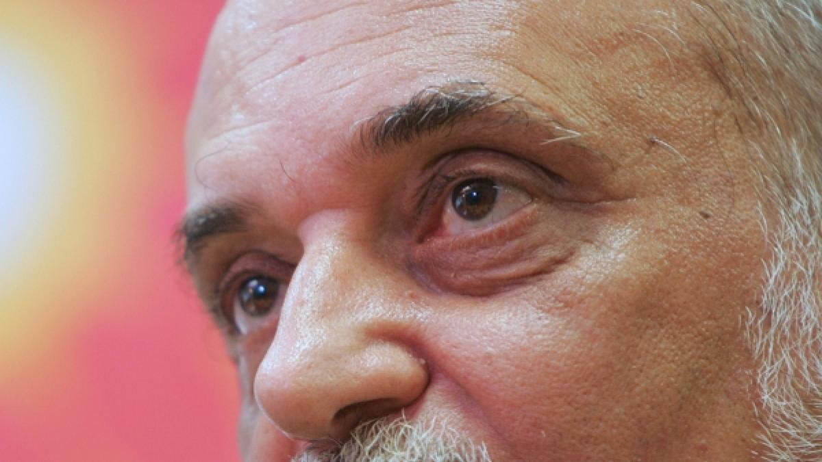 Dinu Patriciu vinde 75% din grupul Rompetrol catre Kazmunaigaz