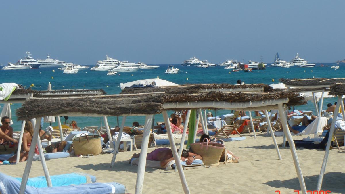 Nopţi fierbinţi la Saint Tropez