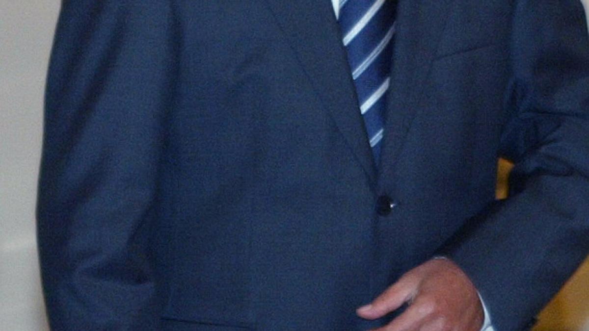 Operaţie / Ministrul Eugen Nicolăescu convins că Băsescu a invăţat să folosească sistemul instituţional medical
