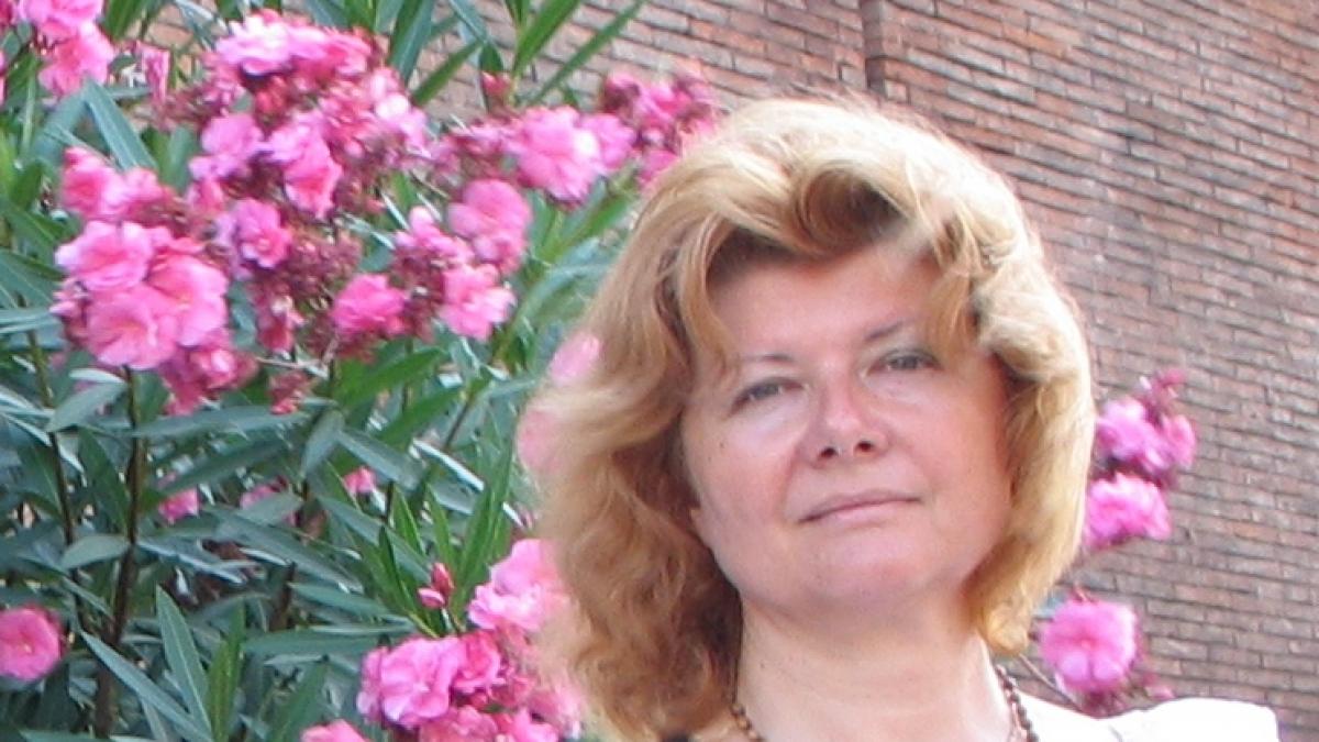 "Astăzi e ziua ta..." :Angela Ioan