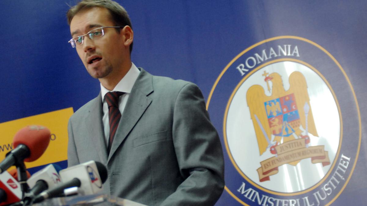 Chiuariu demască DNA, cu nume şi căteva iniţiale